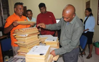 EKIPA APROVIZIONAMENTU ENTREGA DOKUMENTU KONKURSU BA PREZIDENTI JURI APC