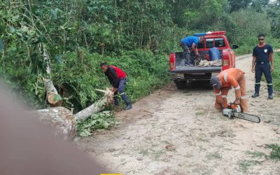 KORPU BOMBEIROS ERMERA TESI AI SAMTUKU NE’EBÉ TOHAR IHA ESTRADA PÚBLIKU MANUSAE